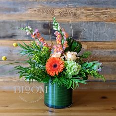 spring flowers Gerbera Daisy Centerpiece, Daisy Centerpieces, Spring Floral Design, Mom Memorial, Small Flower Arrangements, Daisy May, Gerbera Daisies, Glass Cylinder, Flower Arrangements Diy