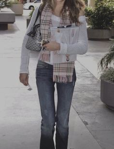 #amandabynes #icon #iconic #outfits #2000 #2000style #2000outfits #celebrityoutfits 00s Mode, The Cardigans, Rory Gilmore, Rupaul, 2000s Fashion, Girly Outfits