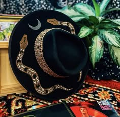 Beaded Hat, Fancy Hats, Hat Ideas, Tucson Arizona, Western Hats, Cowgirl Hats, Embroidery Blouse