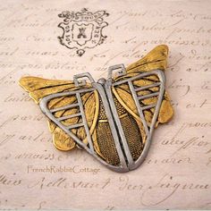 Art Deco Style Butterfly Brooch Pin, Magnificent Geometric Statement Jewelry. Cest Magnifique! This LARGE, dramatic brass butterfly is handpainted to accent the spectacular detail. This stunning winged insect is made from vintage molds. The metal is thin to be lightweight to Geometric Moth, Brass Jewellery Handmade, Jewelry Butterfly, Moth Wings, Brooch Art, Art Deco Brooch, Unique Jewelry Gifts, Hand Painted Jewelry, Butterfly Jewelry