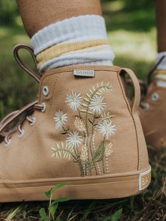 Boone High Top | BANGS Shoes Desert Aesthetic Fashion Men, Granola Clothes Aesthetic, Earthy Shoes, Granola Girl Shoes, Desert Aesthetic Fashion, East Coast Mountains, Cottagecore Shoes, Sunny Aesthetic, Granola Outfits