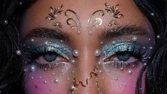 High Fae Makeup, Lunar Moth Makeup, Jelly Fish Make Up, Rainbow Fish Makeup, Spiritual Makeup Aesthetic, Gemstone Makeup Eye, Divine Feminine Makeup, Aquatic Makeup, Mermaid Aesthetic Makeup