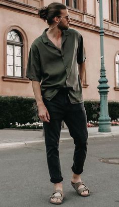 Scandinavian Mens Fashion Summer, Mens Summer Outfits Street Styles 2023, Mens Summer Looks, Mens Summer Style Casual, Afab Masc Outfits, Soft Summer Mens Outfits, Men’s Birkenstock Outfits, Mens Outfits Birkenstocks