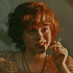 Beverly Marsh Aesthetic, Marsh Aesthetic, Beverly Marsh, Sophia Lillis, Photographie Portrait Inspiration, Human Reference