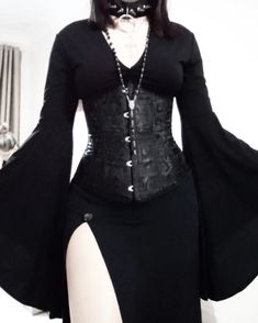 Corset Outfit Ideas, Goth Fits, Kawaii Outfit Ideas, Corset Outfit, Alt Outfits, Romantic Goth, Weird Fashion, Cool Fits, Swaggy Outfits