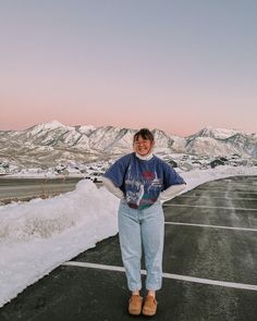 winter pic inspo Granola Girl Winter Outfits, Granola Outfits Winter, Cute Granola Outfits, Outfit Background, Alaska Outfits