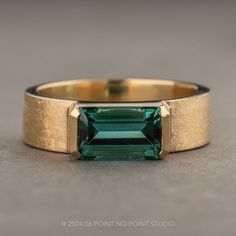 Modern Green Tourmaline Jewelry, Green Stone Ring Gold Men, Mens Wedding Bands Unique, Tourmaline Engagement Ring, Green Stone Rings, Fairy Wedding, Unique Diamond Rings, Unique Wedding Bands, Ring Ideas