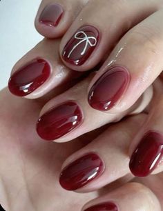 Natural Nail Designs Red, Short Nail Inspo February, Short Nails Asian, Simple Cute Gel Nails, Natural Nail Polish Designs, Y2k Short Natural Nails, Cool Girl Nails Aesthetic, Downtown Nails Ideas, Lana Del Ray Nails Aesthetic