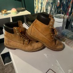 vintage Brown Timberland boots they beat hence the price #TimberlandBoots Brown Timberland Boots, Brown Timberlands, Timberland Boots Women, Timberlands Women, Timberland Boots, Vintage Brown, Women's Boots, Womens Boots, Boots