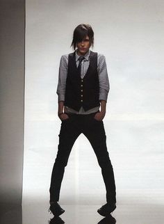 Katherine Moennig, Butch Fashion, Tomboy Look, Lesbian Fashion, Look Formal, Queer Fashion, Vest And Tie, Androgynous Fashion, Black Vest