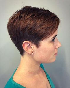 Short Choppy Two-Tier Pixie Pixie Haircuts With Bangs, Two Toned Hair, Hair Cuts For Women, Haircut For Older Women, Short Pixie Haircuts, Short Pixie Cut