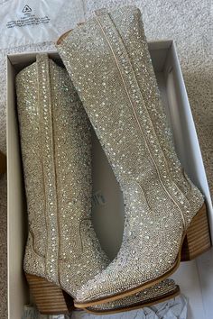 Western Boots With Glitter, Sparkly Boots Aesthetic, Sparkly Long Cowgirl Boots, Luxury Glamorous Bedazzled Boots, Western Boots Sparkling, Tomorrowland Outfit, I Do Shoes, Pearl Aesthetic, Diamond Shoes