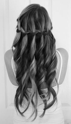 Soft braid curls perfect for a #beach #wedding!  See more beachy braids http://modernweddingshawaii.com/beachy-braids/ Romantic Wedding Hair, Fishtail Braid, Bohol, Popular Hairstyles, Hair Dos, Gorgeous Hair, Bridesmaid Hair, Prom Hair, Weave Hairstyles