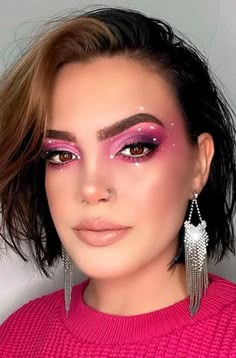 Make Up Ideas For Party, Pink Makeup Looks With Rhinestones, Make Up With Crystals, Pink Makeup With Rhinestones, Pink Rhinestone Makeup, Makeup With Crystals, Make Up Birthday Party, Make Up Rosa, Makeup With Rhinestones