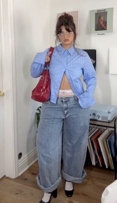 Winter 2023 outfit Midsize Outfit Inspo Aesthetic, Y2k Summer Outfits Midsize, Y2k Curvy, Midsize Body Outfits, Plus Size Summer Outfits Big Stomach, Y2k Plus Size, Size 10 Fashion, Midsize Outfits, Breaking Point