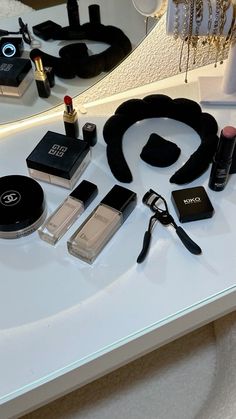 Make Up Cosmetics, Spa Facial, Foto Baby, Luxury Lifestyle Dreams, Makeup Obsession, Foto Ideas Instagram, Makeup Items, Makati, Makeup Essentials