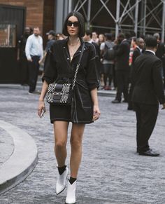 Brittany Xavier, Work Fits, Looks Street Style, Trendy Outfit, Outfit Look, Karen Walker, Denim Mini Dress, Black Women Fashion, Fashion Tips For Women