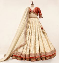 Red White Lehenga Choli, White And Red Lehenga, Layer Lehenga, Off White Lehenga, Transforming Dress, Latest Bridal Lehenga Designs, Heavy Lehenga, Rajasthani Dress, Lace Fancy