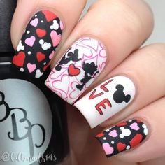 Mickey Mouse Nail Design, Mickey Mouse Nail Art, Pink Nail Art Designs, Kutek Disney, Image Nails, Halloween Acrylic Nails