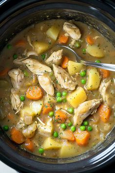 Slow Cooker Chicken Stew 1 Chicken And Vegetable Stew, Chicken Vegetable Stew, Slow Cooker Chicken Stew, Vegetable Stew Recipe, Warm Soup Recipes, Quick Soup Recipes, Classic Beef Stew, Quick Soup