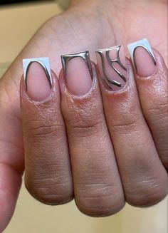 Acrylic Nails With Chrome Design, Short Acrylic Nails Designs Silver, Overlay Short Nails Designs, Square Nail Designs Medium, Gel Nail Designs On Natural Nails Short, Silver Chrome Nails Designs 3d, Apex Nail Designs, Sagittarius Nails Designs Short, 3d Chrome Nails Short