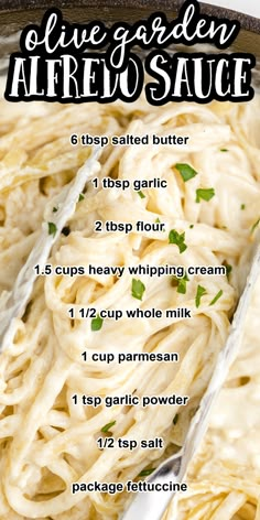 skillet with alfredo pasta, tongs in pasta Copycat Olive Garden Alfredo, Olive Garden Alfredo, Olive Garden Alfredo Sauce, Alfredo Sauce Recipe Easy, Alfredo Sauce Recipe Homemade, Copycat Olive Garden, Resep Pasta, Alfredo Sauce Recipe, Copykat Recipes