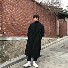 Kpop Fashion Men, Mens Outfit Inspiration, Fashion Trends Winter, Stylish Mens Outfits, Streetwear Men Outfits, Mens Winter Fashion