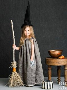 Kids Witch Costume, Easy Halloween Costumes Kids, Halloween Costumes To Make, Witch Diy, Witch Halloween Costume, Witch Costume, Fantasias Halloween, Easy Halloween Costumes, Carnival Costumes