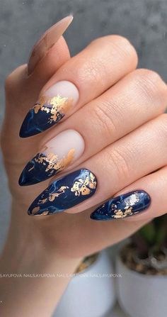 50+ Gorgeous Gold Nails To Get At Your Next Manicure Dark Blue Nails, Elegant Nail, Blue Nail Designs, Blue Nail, Foil Nails