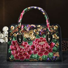 National style embroidered  Messenger Bag Handbag Single Shoulder Bag Canvas

Size: 32CM * 21.5CM *42CM Retro Handbags, Ethnic Bag, Bridal Bag, Embroidered Canvas, Embroidery Bags, Satchel Tote Bag, Embroidered Bag, Satchel Tote, Bag Canvas