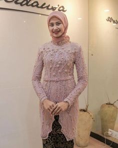 Bridesmaid Kebaya, Kebaya Lamaran, Model Dress Kebaya, Dress Muslim Modern, Kebaya Lace, Kebaya Modern Dress, Kebaya Brokat, Hijab Wedding