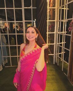 𝐐𝐮𝐧𝐨𝐨𝐭 𝐀𝐥𝐢 Saree Looks Aesthetic, Hania Amir Saree, Sarees Outfit, Pink Saree Look, Onam Outfits, Indian Dress Up, Hania Amir