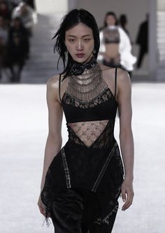 Harry Clarke, Runway Fashion Couture, Looks Vintage, Look Cool, Couture Fashion, Alexander Wang, Look Fashion, Aesthetic Clothes