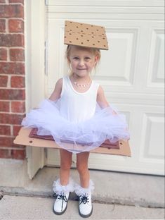 Family Smores Halloween Costumes, S’more Halloween Costumes, Diy Smores Costume, Smores Halloween Costume, S'more Halloween Costume, Smore Costume, Smores Costume, Creative Costumes For Kids, Toddler Halloween Costumes Girl