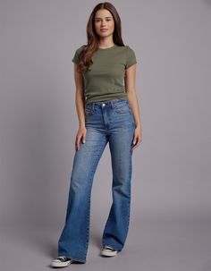 Rsq High Rise Flare Jeans. Belt Loop Waist. Button Closure Paired With Zipper Fly. Traditional 5 Pocket Design. High Rise. Flared Fit. Approx. Inseam: 33.5". 99% Cotton 1% Spandex. Machine Wash. Imported. Model Is Wearing A Size 26. Model Measurements:height: 5'8" Bust: 32"waist: 25"hips: 36"model Is Wearing A Size 32. Model Measurements:height: 5'7" Bust: 38"waist: 32"hips: 42" Flare Jeans Outfit Casual, High Waisted Flare Jeans Outfit, High Rise Jeans Outfit, Flair Jeans Outfit, Outfits With Flares, Flare Jean Outfit, Bootcut Jeans Outfit, High Waisted Jeans Outfit, Forever 21 Outfits