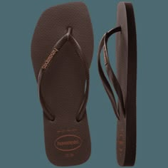 The Havaianas Slim Square Logo Pop Up is a model favorite. The square-toe silhouette is sleek, modern and perfect for any closet. Available in neutral tones, discover our newest version with a metallic logo detail on the strap for extra sophistication. Upper: 100% PVC Outsole: 98.5% rubber, 1.5% PU Thong style Square shaped Cushioned footbed with textured rice pattern and rubber flip flop sole Made in Brazil Chunky Flip Flops, Cute Flip Flops, Logo Flip Flops, Rubber Flip Flops, Square Logo, Platform Flip Flops, Havaianas Flip Flops, Shoe Inspo, Mode Inspo