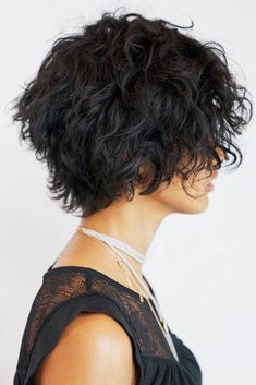 Shag Haircut Ideas, Curly Shag Haircut, A Haircut, Short Wavy Hair, Shag Haircut, Curly Bob Hairstyles