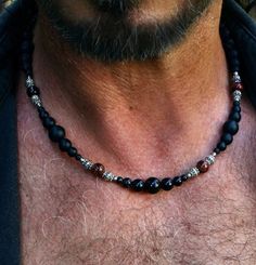 Masculine Jewelry Diy, Men Beaded Jewelry, Masculine Jewelry, Boho Style Necklaces, Beads Bracelet Design, Diy Wire Jewelry, Beaded Bracelet Patterns