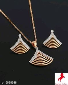 Indian Jewelry Simple, Western Pendant, Gold Pendant Necklace Jewellery, Gold Jewelry Set, Bridal Jewellery Inspiration, Bridal Jewelry Vintage, Antique Jewellery Designs, Gold Jewelry Simple Necklace