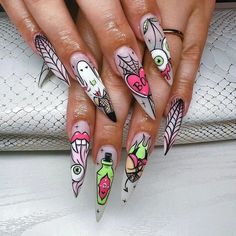 Horror Nail Art Designs, Glow Halloween Nails, Trippy Halloween Nails, Pop Art Halloween Nails, Piercing Nails Art Designs, Halloween Gore Nails, Girly Spooky Nails, It Nails Halloween, Halloween Horror Nails