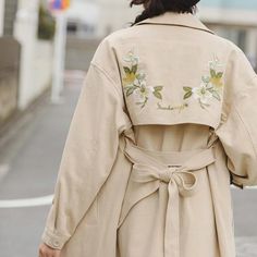 Wrap Blazer, Beige Trench Coat, Modern Womens Fashion, Embroidered Coat, Women Outerwear, Casual Wear Dress, Jackets Women, Abaya Designs, Model Outfits