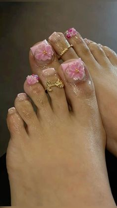 French Tip Toes With Flower, Pedicure With Flower, Low Pants, Flower Toe Nails, Pedicure Ideas, Toe Nail Color, Pretty Toe Nails