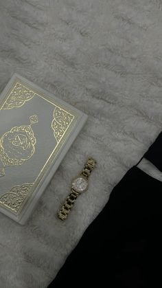 #islam #quran #niqab #salafiyyah #islamicreminders #islamicaesthetic #gold #goldjewelry Arab Fashion, Islamic Fashion, Islam Quran, Niqab, Abayas Fashion, Hijab Tutorial, Islamic Calligraphy, Islamic Art, Quran