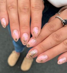 Chrome Moon Nails, Nail Art On Chrome Nails, Gold Chrome Stars Nails, Gold Boho Nails, Short Nails Gold Design, Sun And Star Nails, Star Nails Chrome, All Gold Nails, Gold Star Nail Art