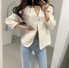 Product information:Main fabric composition: polyester fiber (polyester)The content of the main fabric ingredient: 71%-80%Pattern: Otherstyle: CasualPopular elements: otherColor: beige, blue, pinkSize: S, M, LSuitable age: 18-24 years oldClothing style: Korean versionStyle type: temperament commutingSize Information：S.M.L.Note：1. Asian sizes are 1 to 2 sizes smaller than European and American people. Choose the larger size if your size between two sizes. Please allow 2-3cm differences due to ... Casual Tweed Jacket, Short Coats Women, Maxi Skirt Dress, Trendy Streetwear, Jacket With Pockets, Chevron Dress, Fall Coat, Single Breasted Jacket, Women's Jackets