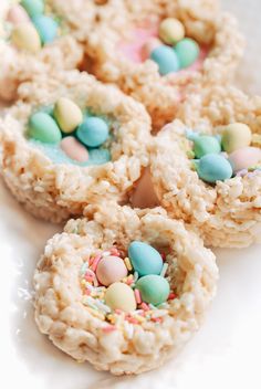 rice krispy treats are arranged on a plate