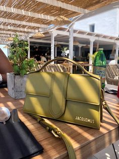 Jacquemus bag Designer Aesthetics, Bag Wishlist, Jacquemus Bag, Luxury Bags Collection, Bag Obsession, Bags Aesthetic