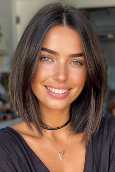 Amazing shoulder for women | Trendy hairstyle ideas | Easy hairstyle ideas Shoulder Length Hair Middle Part Layers, Hair All One Length Medium, Subtle Lob Haircut, Lob Haircut Selena Gomez, Bob Straight Haircut, Lob For Thick Hair Straight, Long A Line Bob Hairstyles, Mom Friendly Haircut, No Layer Bob Haircut