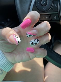 Cute Short Acrylic Nails Country, Disco Cowgirl Nail Ideas, Valentines Nails Western, Cowgirl Nails Acrylic, Pink Western Nail Ideas, Valentine Western Nails, Light Pink Cow Print Nails, Cowprint Nail Design Short, Hot Pink Cowgirl Nails