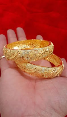 Gold Kangan Design, Kangan Design, Gold Finger Rings Unique, Gold Kangan, Dubai Gold Bangles, Simple Bridal Jewelry, Gold Bangles For Women